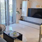 Seaside Apartment Vantacici