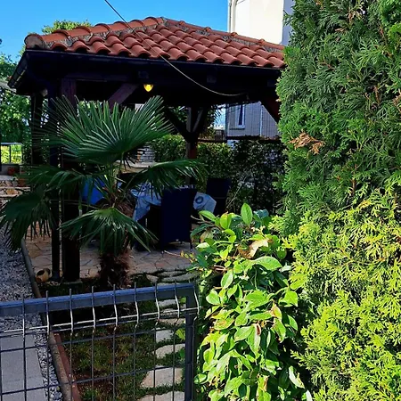 Seaside Apartment Vantacici