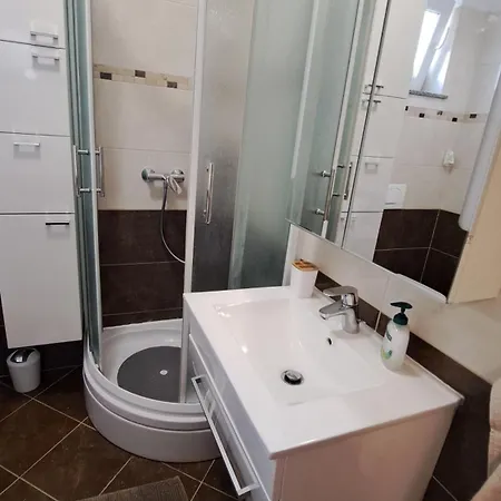 Seaside Apartment Vantacici